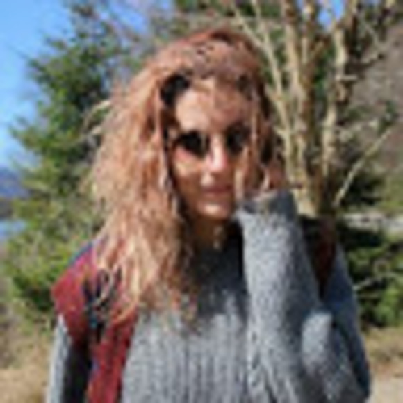 Meet your Posher, Noémie - Picture 1 of 1